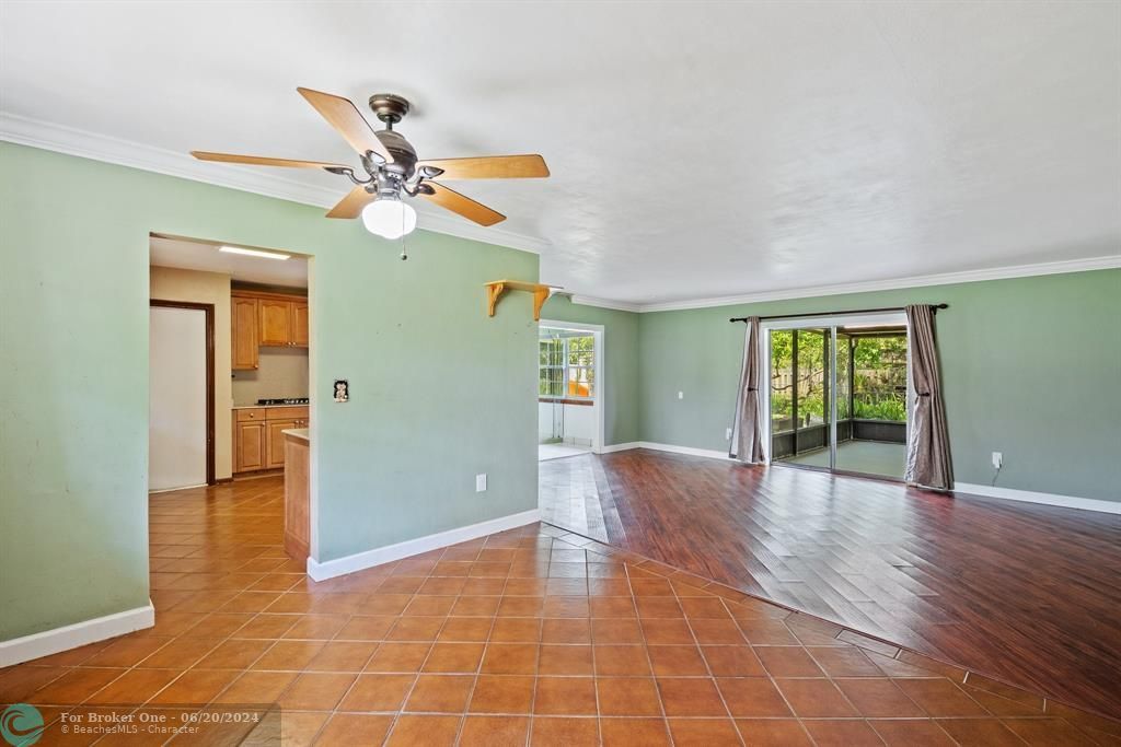 Active With Contract: $490,000 (3 beds, 2 baths, 1466 Square Feet)