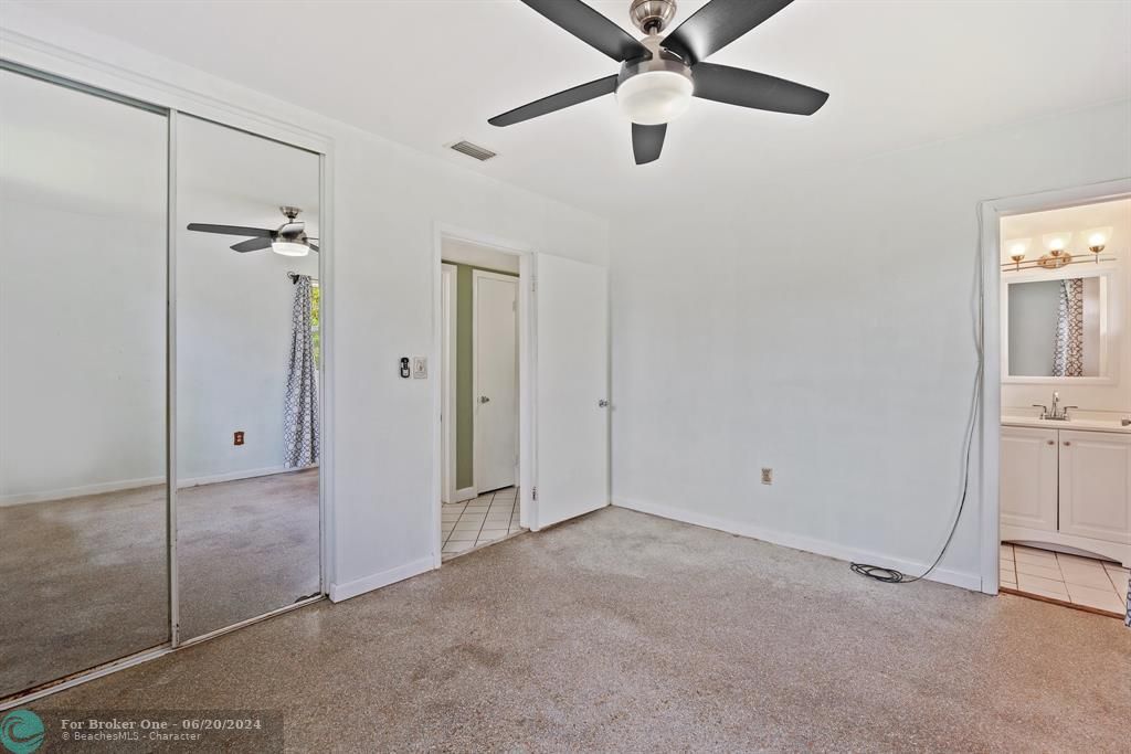 Active With Contract: $490,000 (3 beds, 2 baths, 1466 Square Feet)
