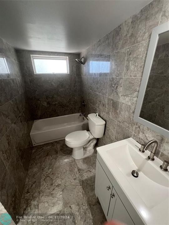 Active With Contract: $1,750 (1 beds, 1 baths, 535 Square Feet)