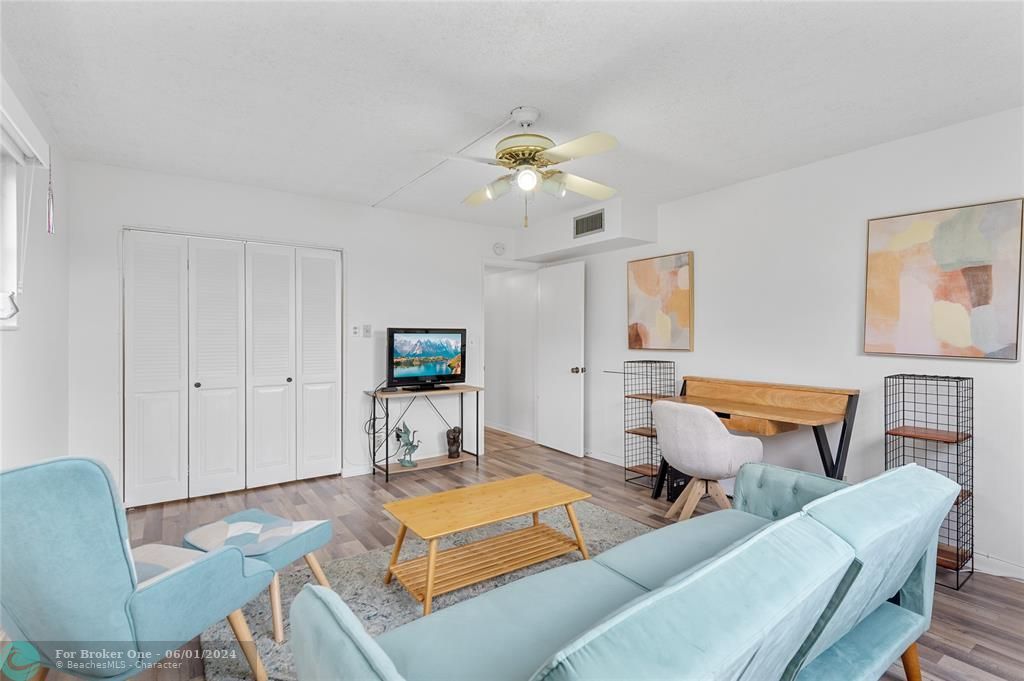 Recently Sold: $220,000 (2 beds, 2 baths, 1300 Square Feet)