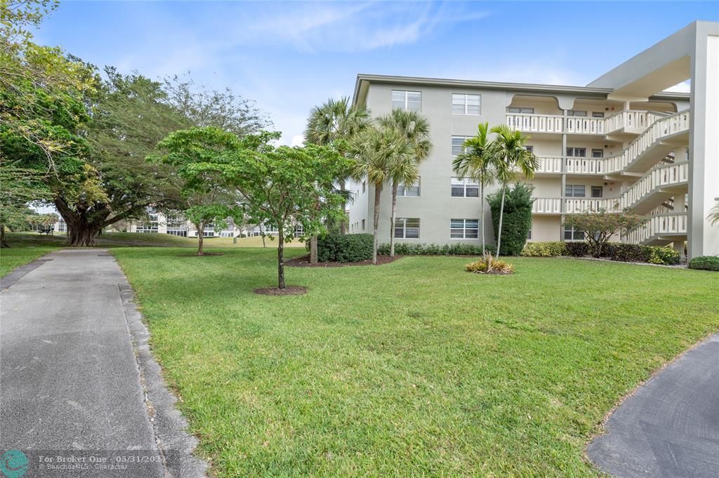 Recently Sold: $220,000 (2 beds, 2 baths, 1300 Square Feet)