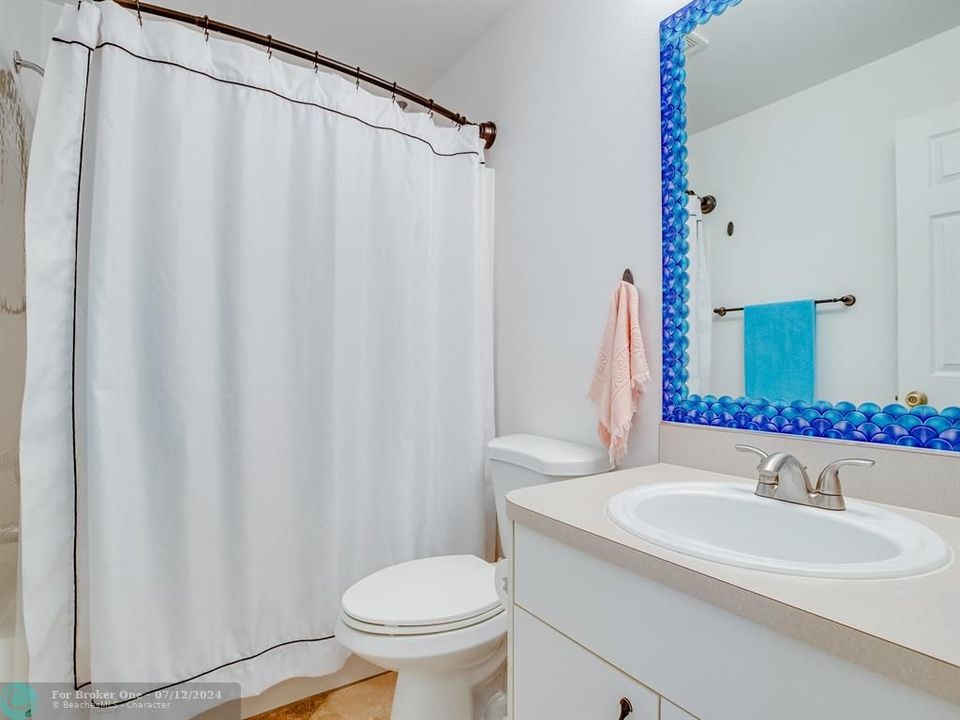 Active With Contract: $345,000 (3 beds, 2 baths, 1676 Square Feet)