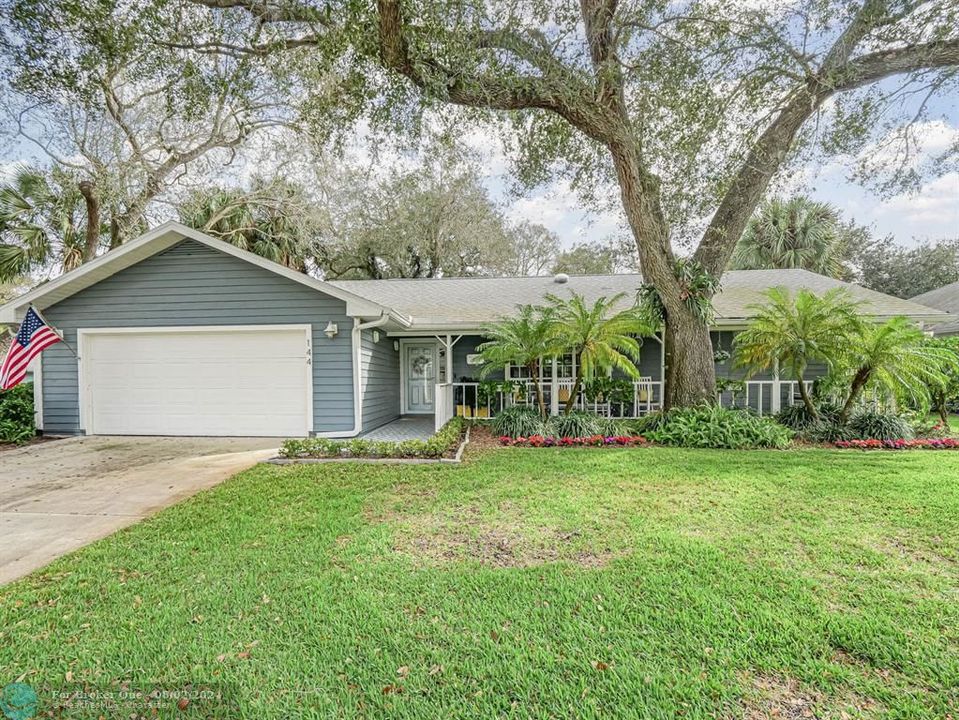 Active With Contract: $490,000 (3 beds, 2 baths, 1637 Square Feet)