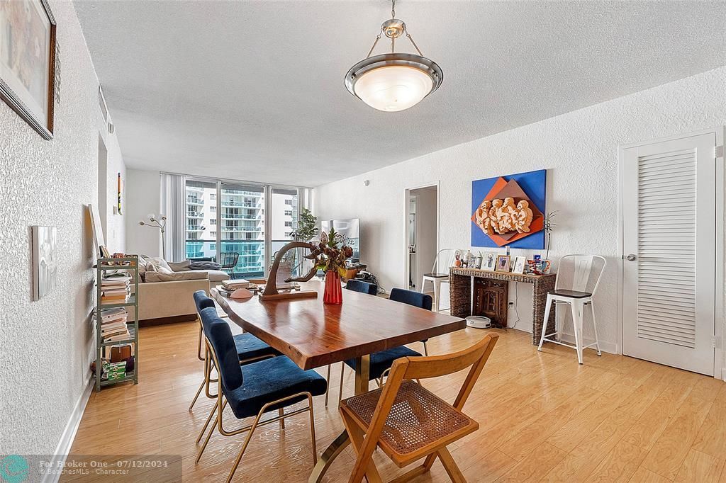 For Sale: $550,000 (2 beds, 2 baths, 1420 Square Feet)