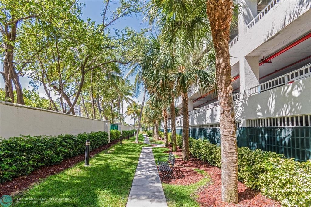 Active With Contract: $12,500 (3 beds, 3 baths, 2661 Square Feet)