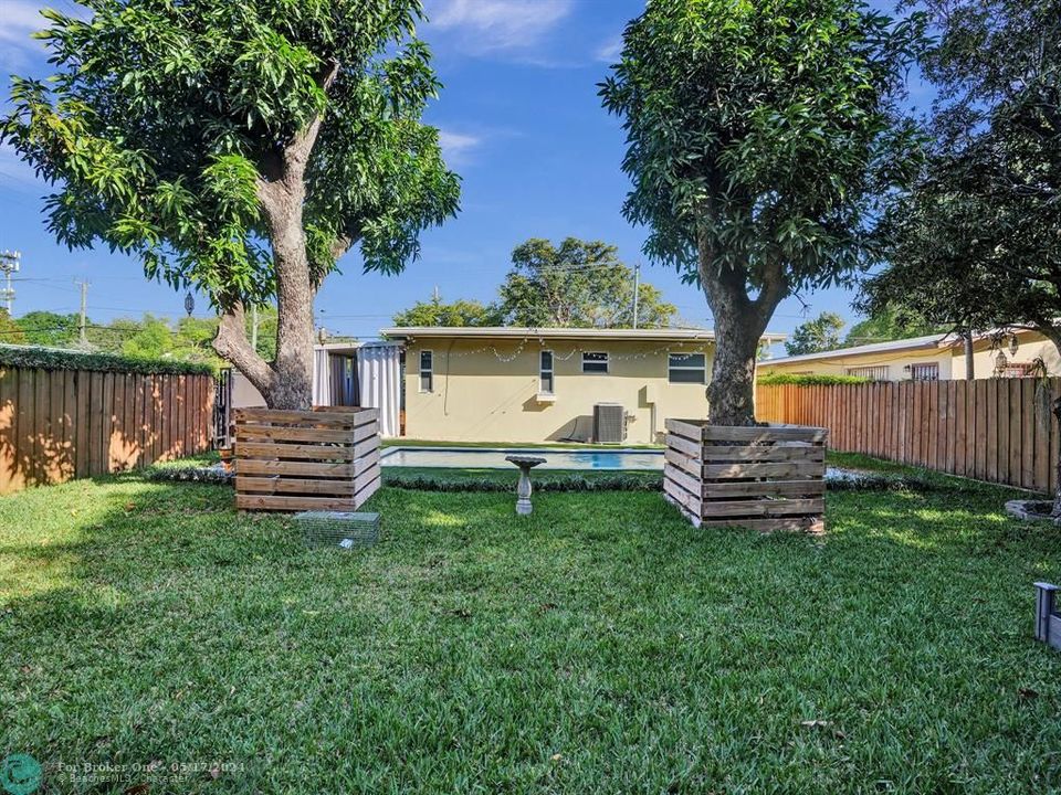 Recently Sold: $975,000 (3 beds, 2 baths, 2008 Square Feet)