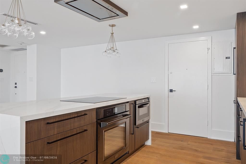 Active With Contract: $4,500 (2 beds, 2 baths, 1596 Square Feet)