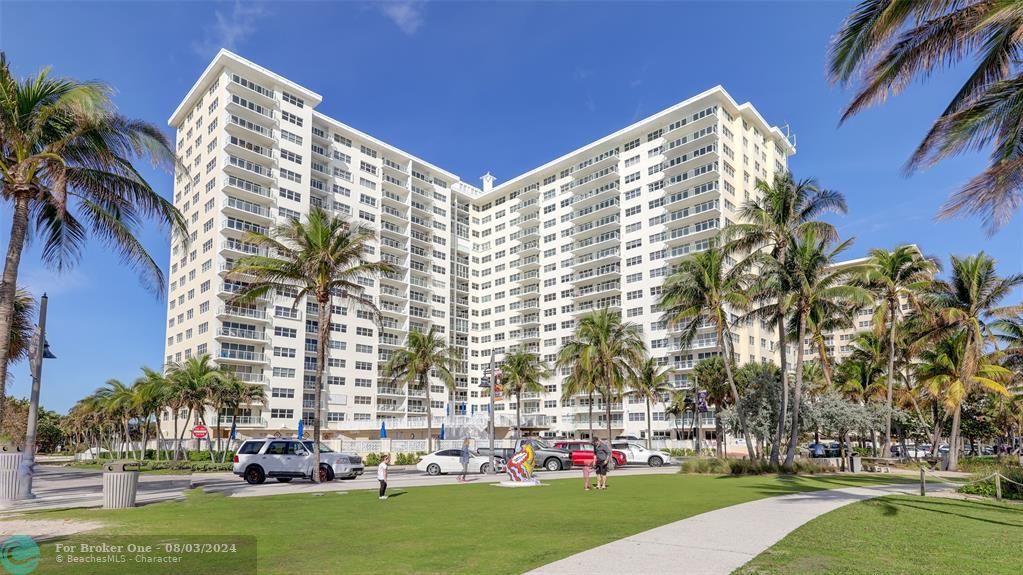 Active With Contract: $5,000 (3 beds, 3 baths, 2240 Square Feet)