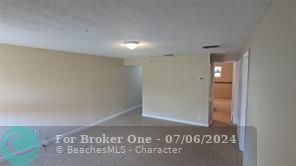 Recently Sold: $1,650 (2 beds, 1 baths, 1736 Square Feet)