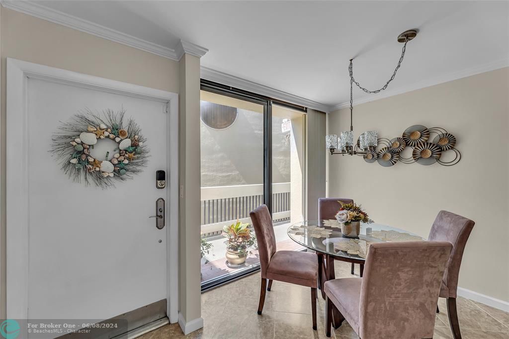 Recently Sold: $619,000 (2 beds, 2 baths, 1498 Square Feet)