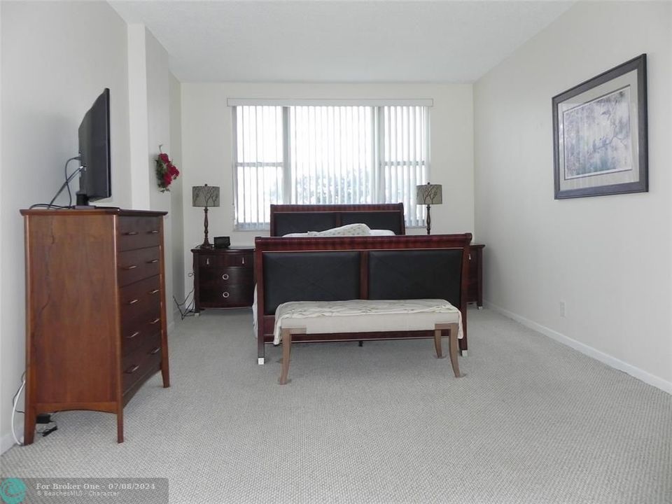 Recently Sold: $225,000 (2 beds, 2 baths, 1312 Square Feet)