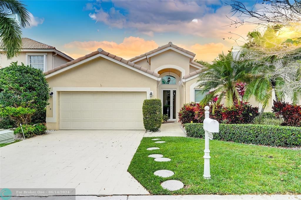 Recently Sold: $724,999 (3 beds, 2 baths, 1747 Square Feet)
