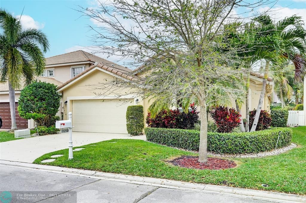 Recently Sold: $724,999 (3 beds, 2 baths, 1747 Square Feet)
