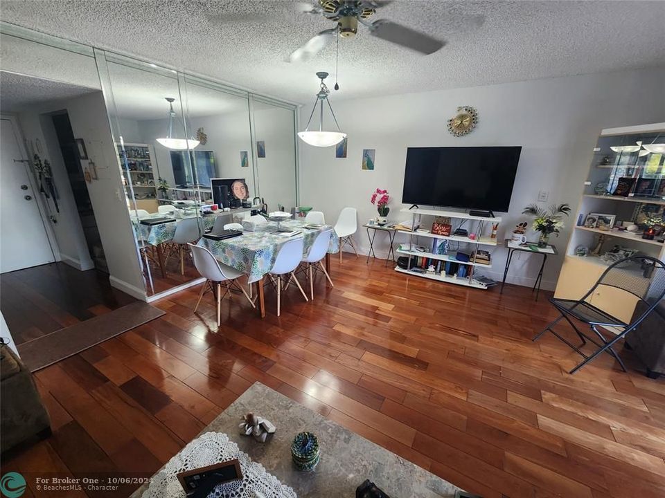 For Sale: $103,000 (1 beds, 1 baths, 850 Square Feet)