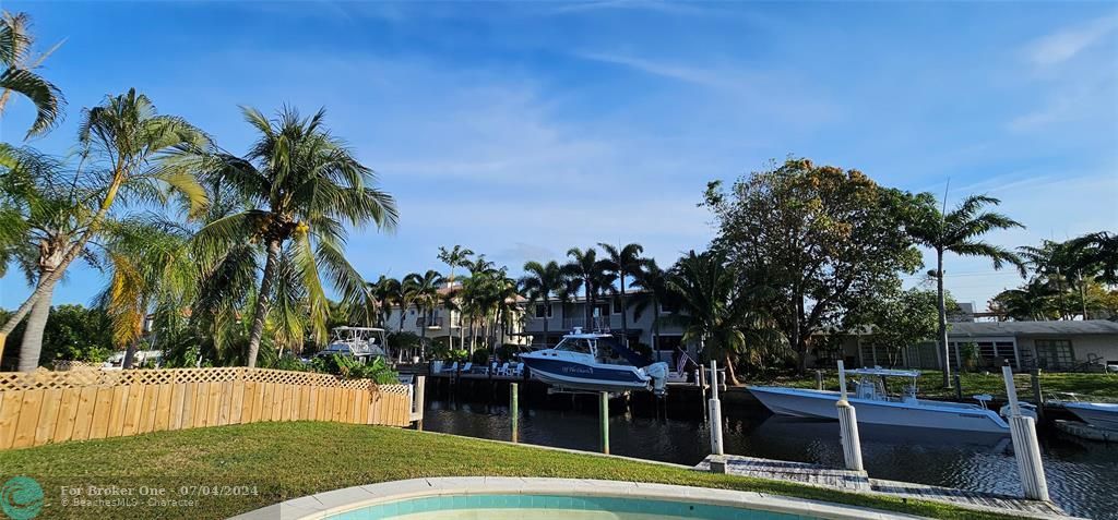 Recently Sold: $1,200,000 (3 beds, 2 baths, 1227 Square Feet)