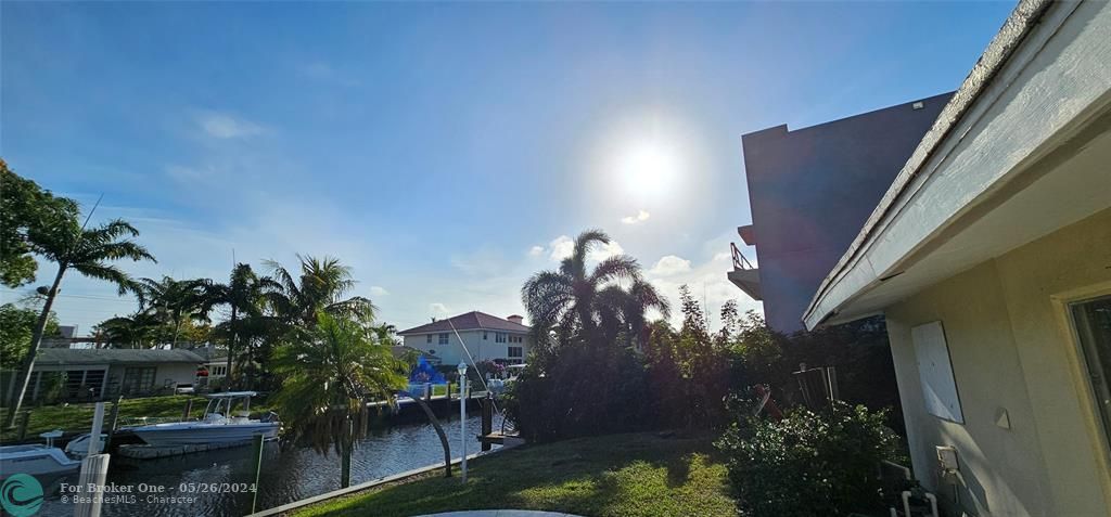 Recently Sold: $1,200,000 (3 beds, 2 baths, 1227 Square Feet)