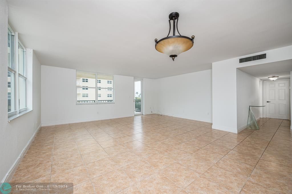 For Rent: $2,990 (2 beds, 2 baths, 1480 Square Feet)