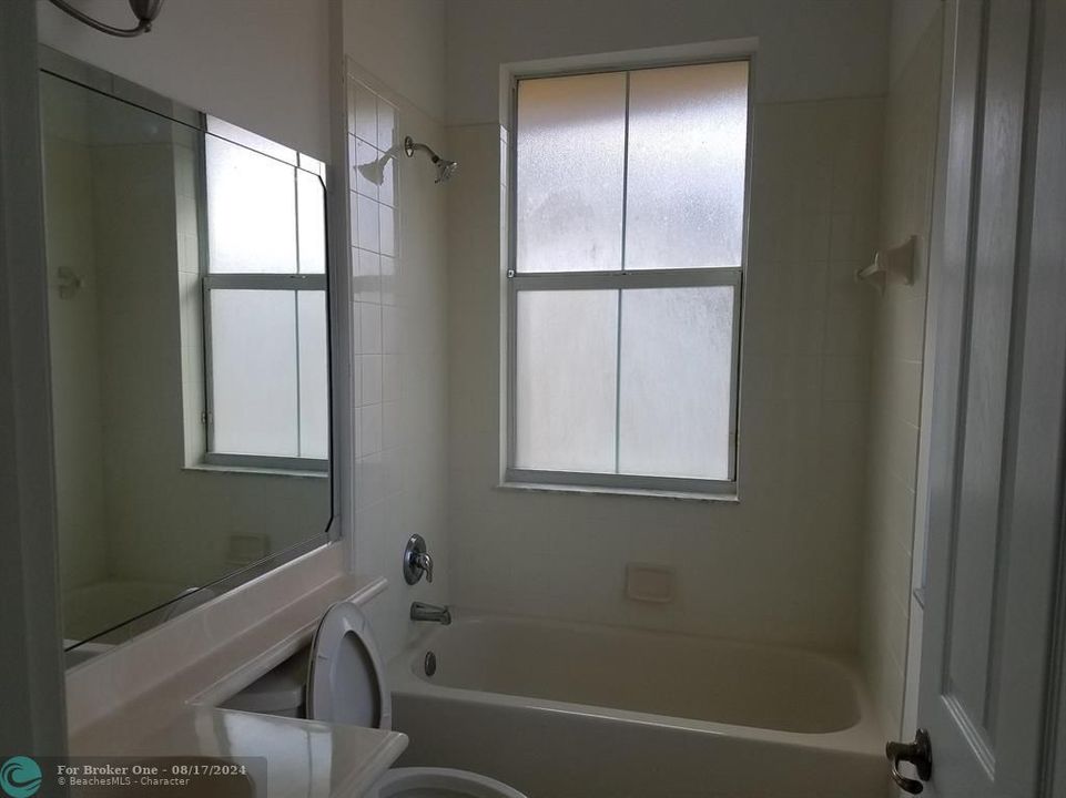 For Rent: $3,000 (4 beds, 3 baths, 1904 Square Feet)