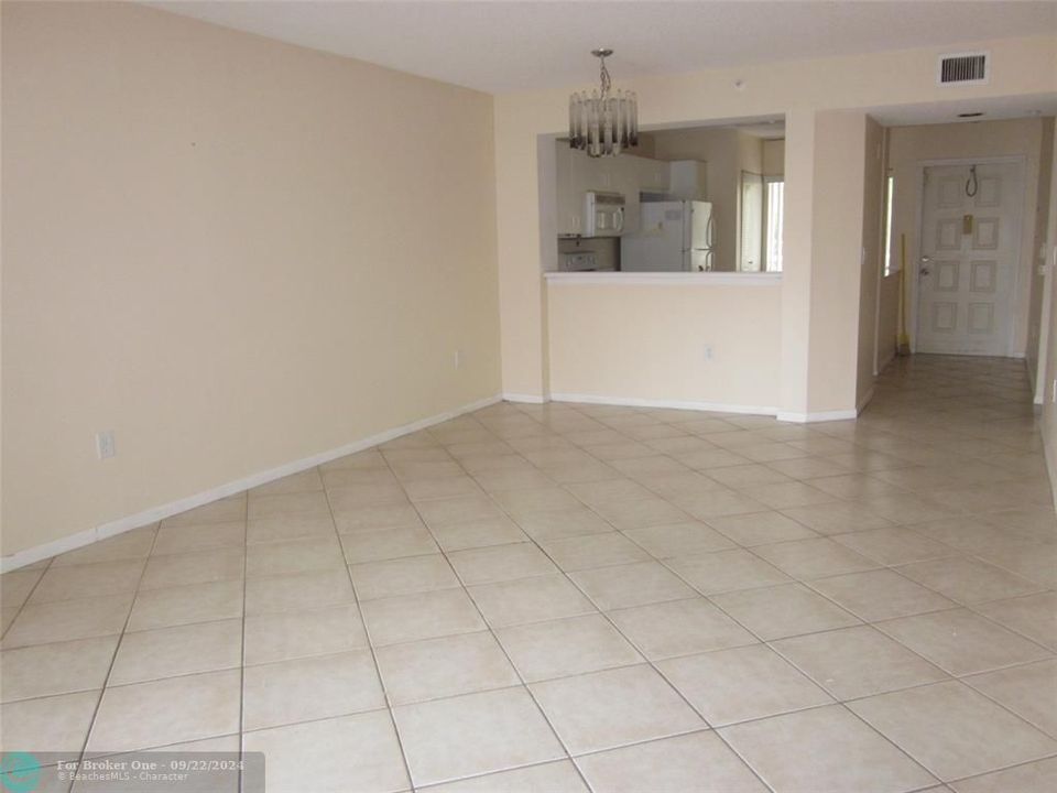 For Sale: $190,000 (2 beds, 2 baths, 1080 Square Feet)