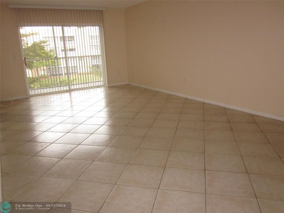 For Sale: $190,000 (2 beds, 2 baths, 1080 Square Feet)