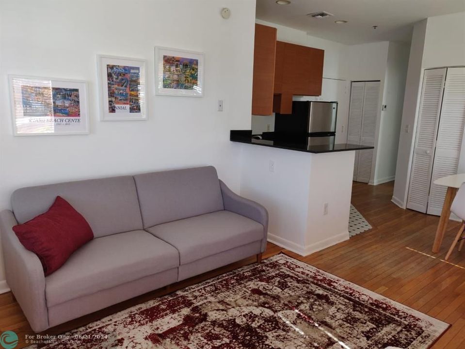 Active With Contract: $2,200 (1 beds, 1 baths, 505 Square Feet)