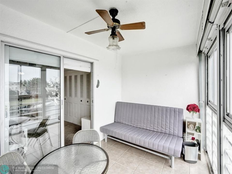 Active With Contract: $109,985 (1 beds, 1 baths, 603 Square Feet)