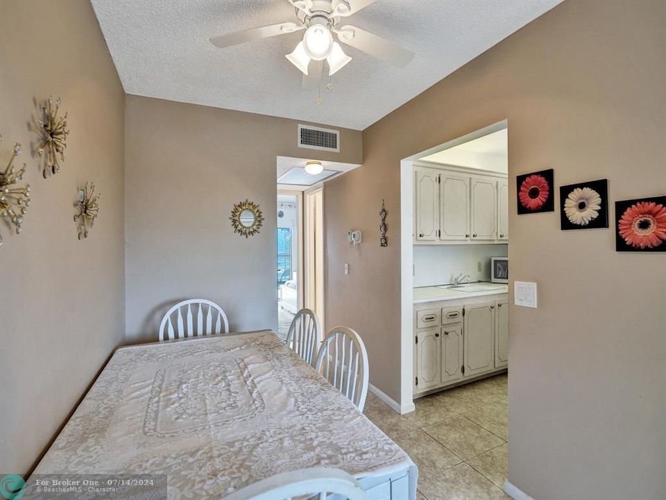 Active With Contract: $109,985 (1 beds, 1 baths, 603 Square Feet)