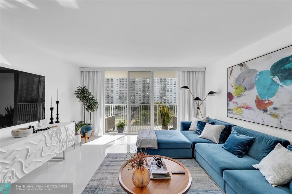 Active With Contract: $320,000 (1 beds, 1 baths, 1066 Square Feet)