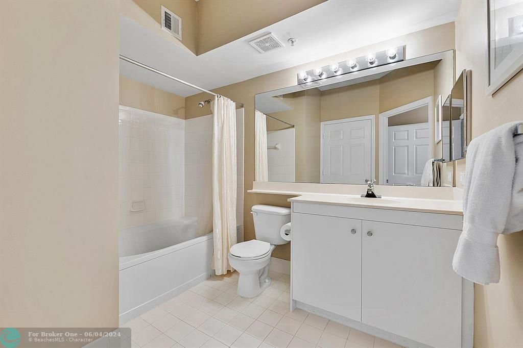 最近售出: $375,000 (2 贝兹, 2 浴室, 1131 平方英尺)