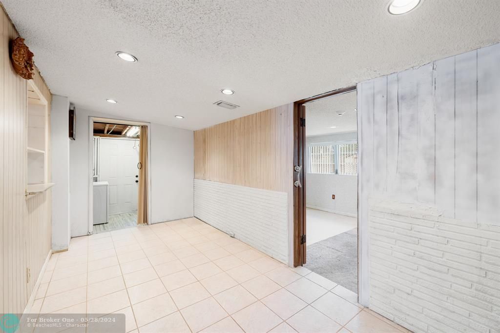 合同活跃: $495,000 (3 贝兹, 2 浴室, 1464 平方英尺)