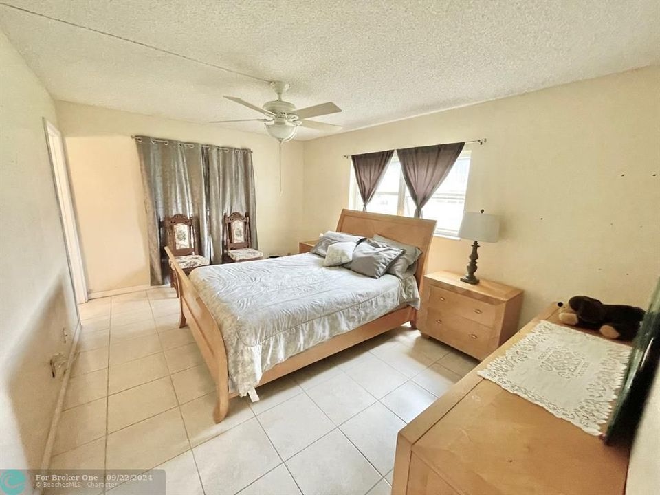 For Sale: $139,000 (2 beds, 2 baths, 990 Square Feet)