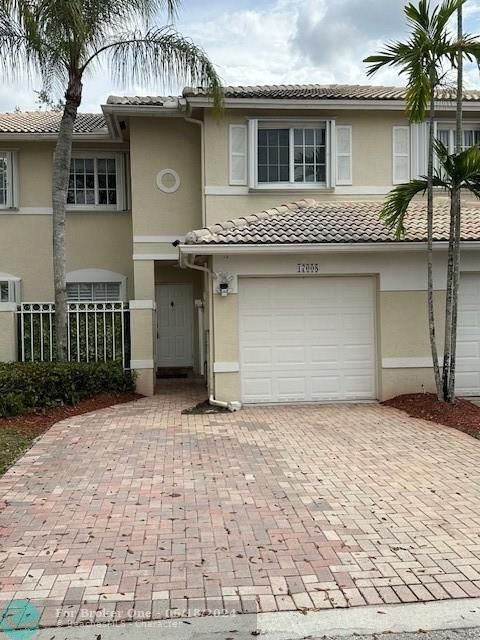 Recently Sold: $460,000 (3 beds, 3 baths, 1263 Square Feet)