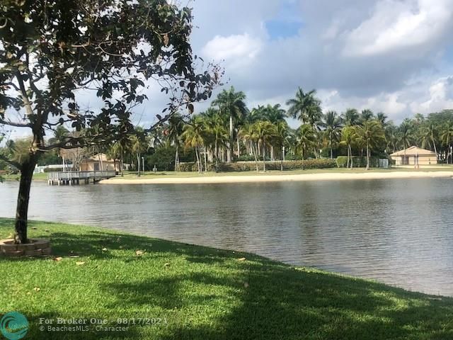 Recently Sold: $460,000 (3 beds, 3 baths, 1263 Square Feet)