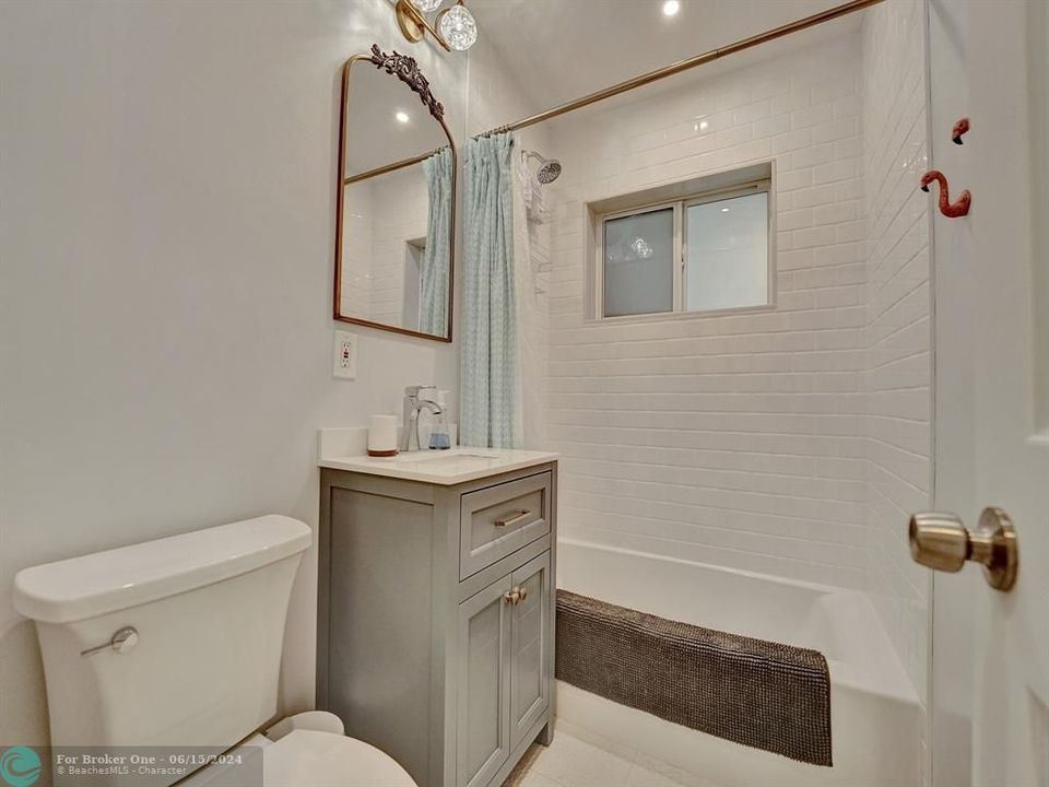 最近售出: $625,000 (3 贝兹, 2 浴室, 1274 平方英尺)