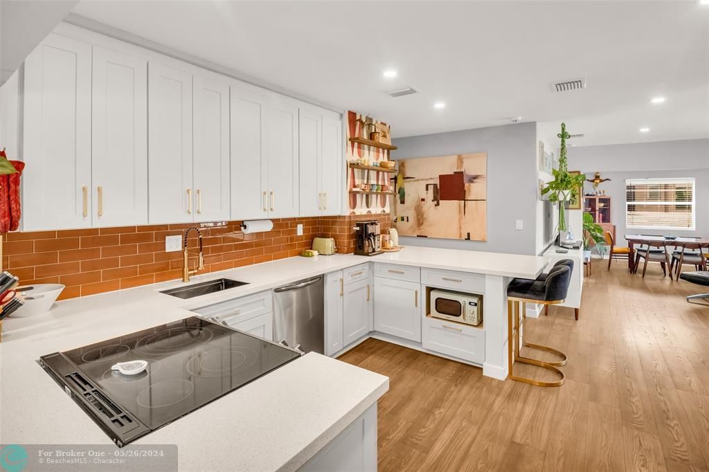 Active With Contract: $849,000 (3 beds, 2 baths, 1606 Square Feet)