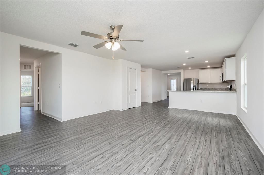 For Sale: $449,900 (4 beds, 2 baths, 1851 Square Feet)