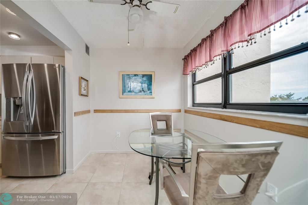 For Sale: $299,000 (2 beds, 2 baths, 1550 Square Feet)