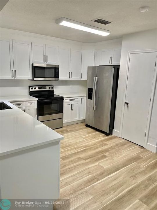 Recently Sold: $3,100 (2 beds, 2 baths, 1300 Square Feet)