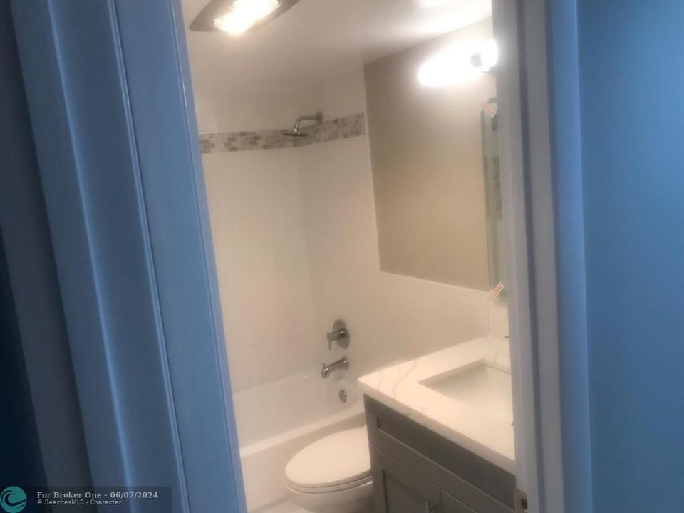 For Sale: $172,500 (1 beds, 1 baths, 598 Square Feet)