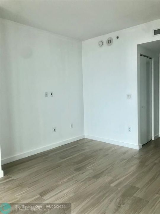 Recently Rented: $6,000 (2 beds, 2 baths, 1279 Square Feet)