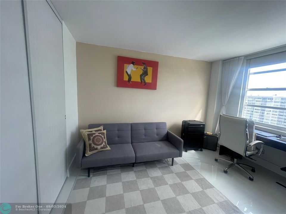 For Sale: $389,000 (2 beds, 2 baths, 1143 Square Feet)