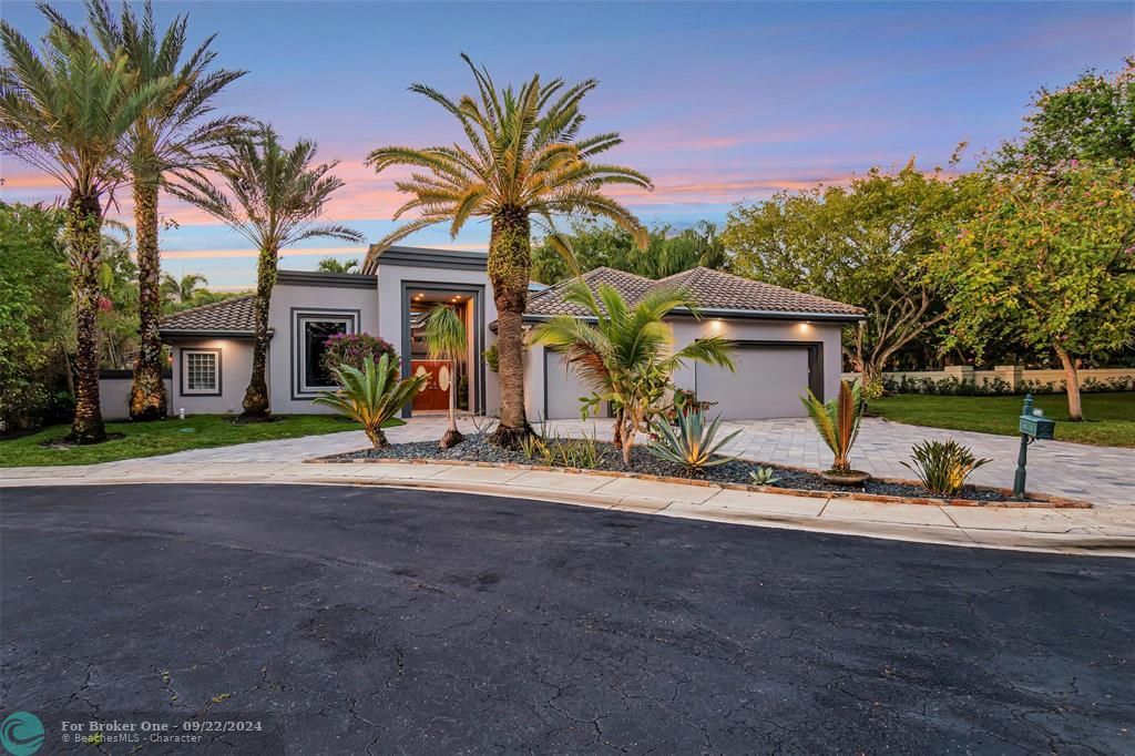 For Sale: $2,599,999 (5 beds, 4 baths, 4993 Square Feet)