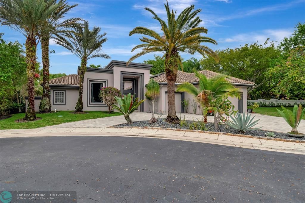 For Sale: $2,599,999 (5 beds, 4 baths, 4993 Square Feet)