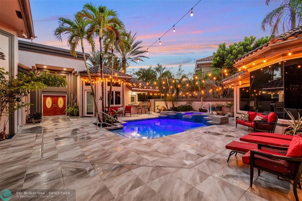 For Sale: $2,599,999 (5 beds, 4 baths, 4993 Square Feet)