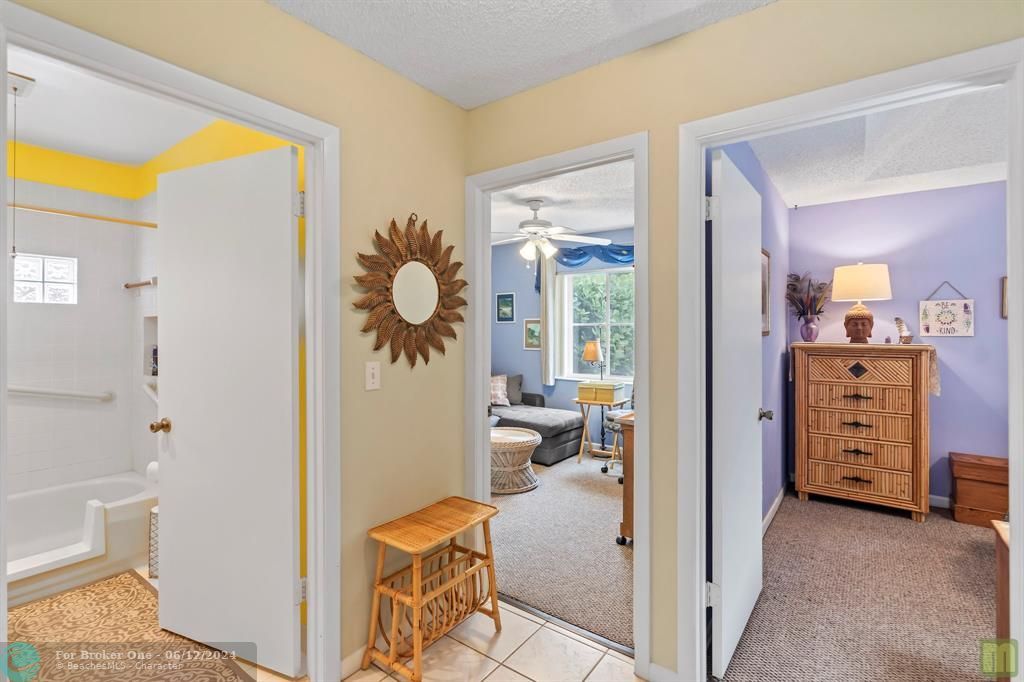 Recently Sold: $465,000 (2 beds, 2 baths, 1141 Square Feet)
