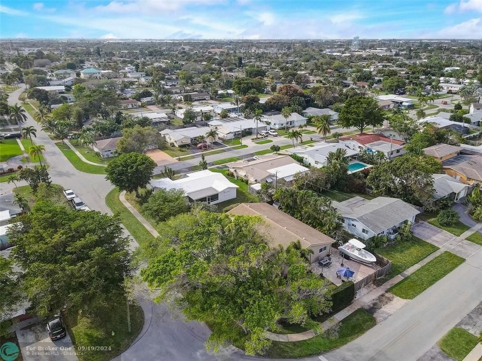 Active With Contract: $694,900 (4 beds, 3 baths, 2021 Square Feet)