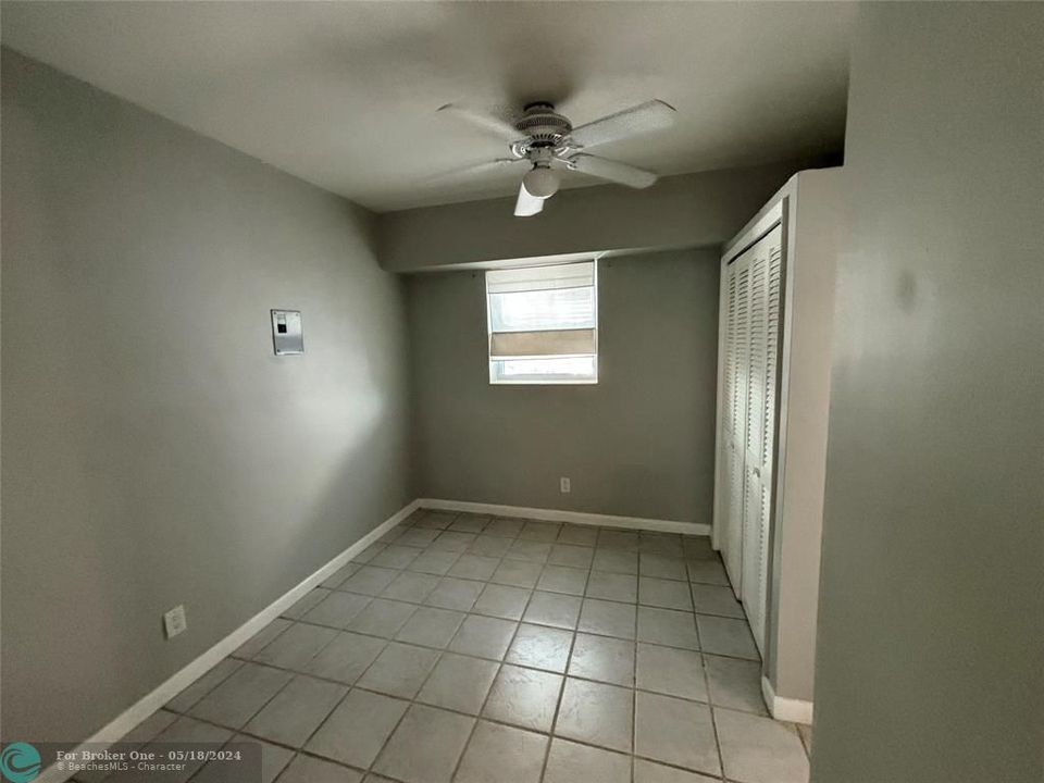 For Sale: $1,900 (1 beds, 1 baths, 750 Square Feet)