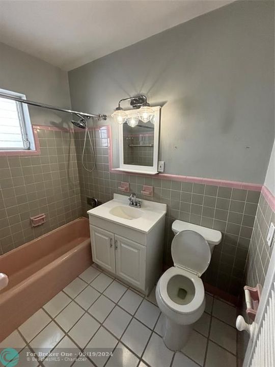待售: $1,900 (1 贝兹, 1 浴室, 750 平方英尺)