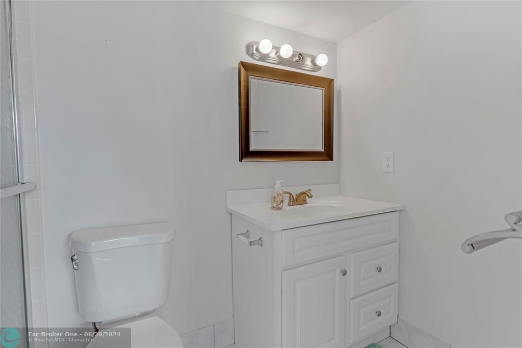 For Sale: $260,000 (2 beds, 2 baths, 1190 Square Feet)