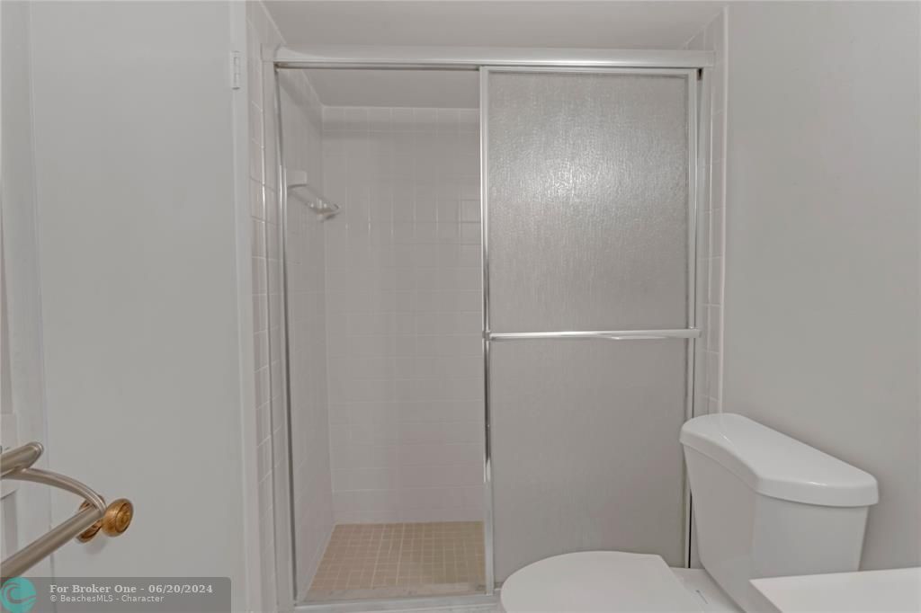 待售: $260,000 (2 贝兹, 2 浴室, 1190 平方英尺)
